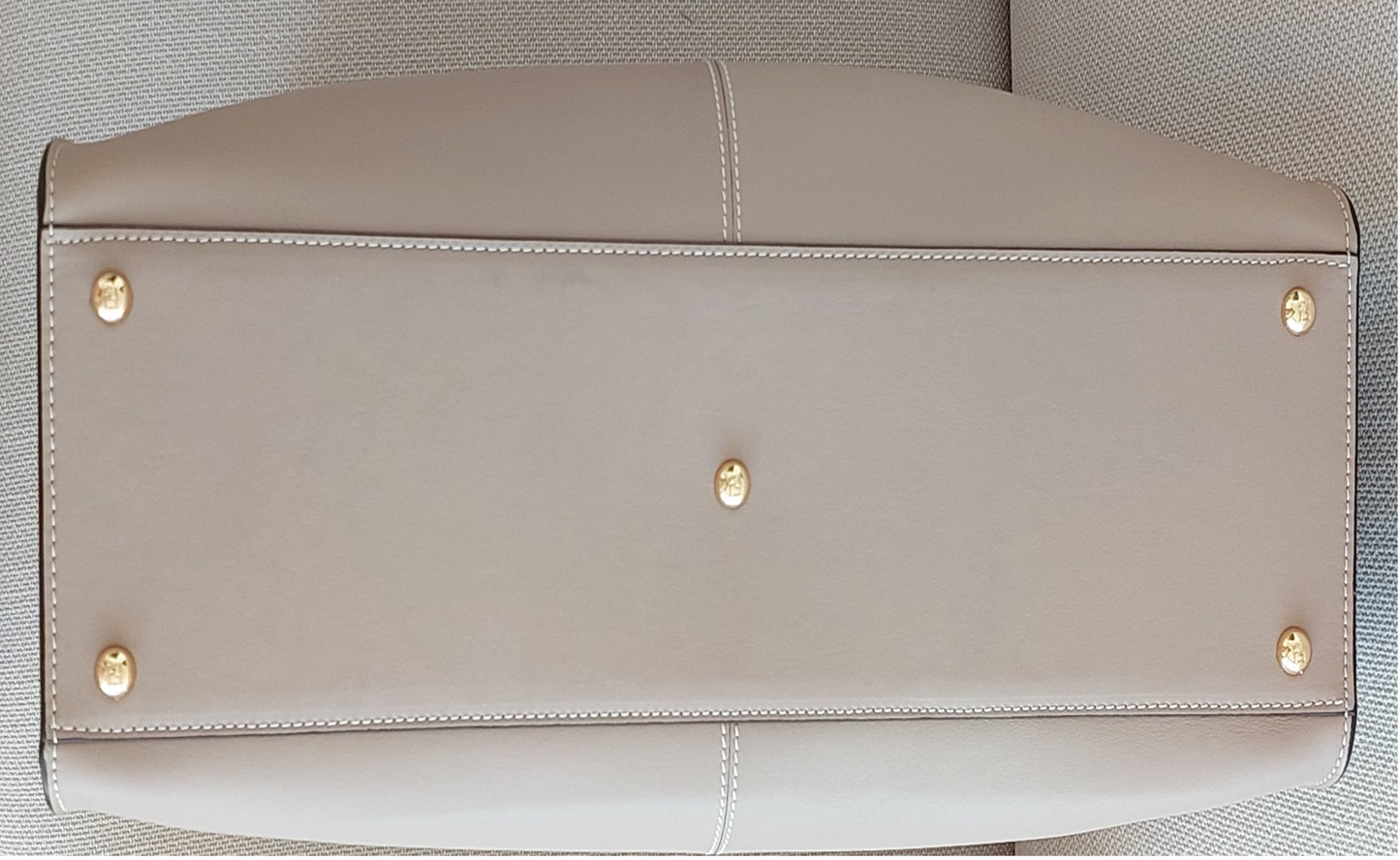 Woman Handbag Vintage Large Tote Fendi Preloved Pre-owned Peekaboo Beige Color Leather