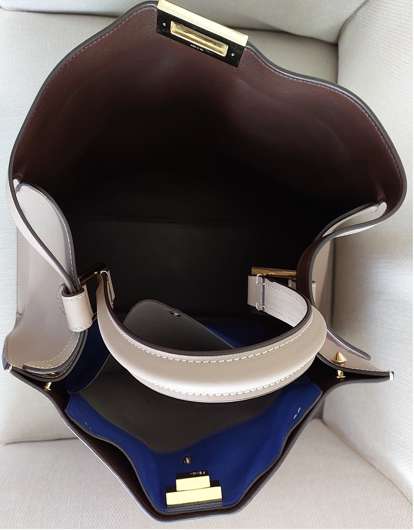 Woman Handbag Vintage Large Tote Fendi Preloved Pre-owned Peekaboo Beige Color Leather