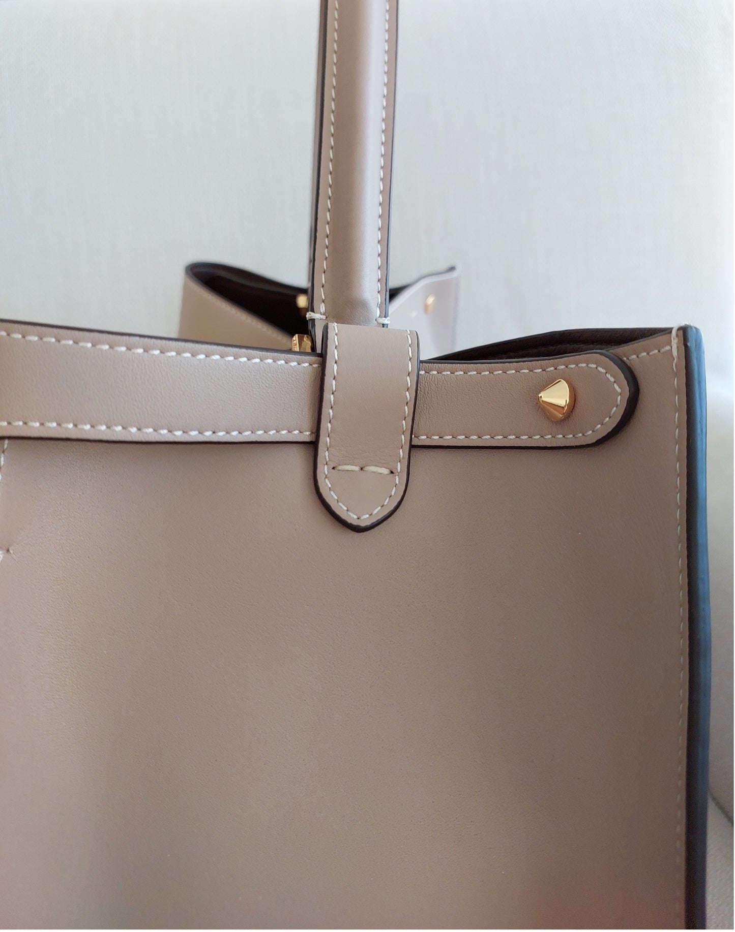 Woman Handbag Vintage Large Tote Fendi Preloved Pre-owned Peekaboo Beige Color Leather