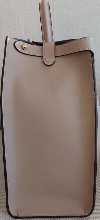 Woman Handbag Vintage Large Tote Fendi Preloved Pre-owned Peekaboo Beige Color Leather