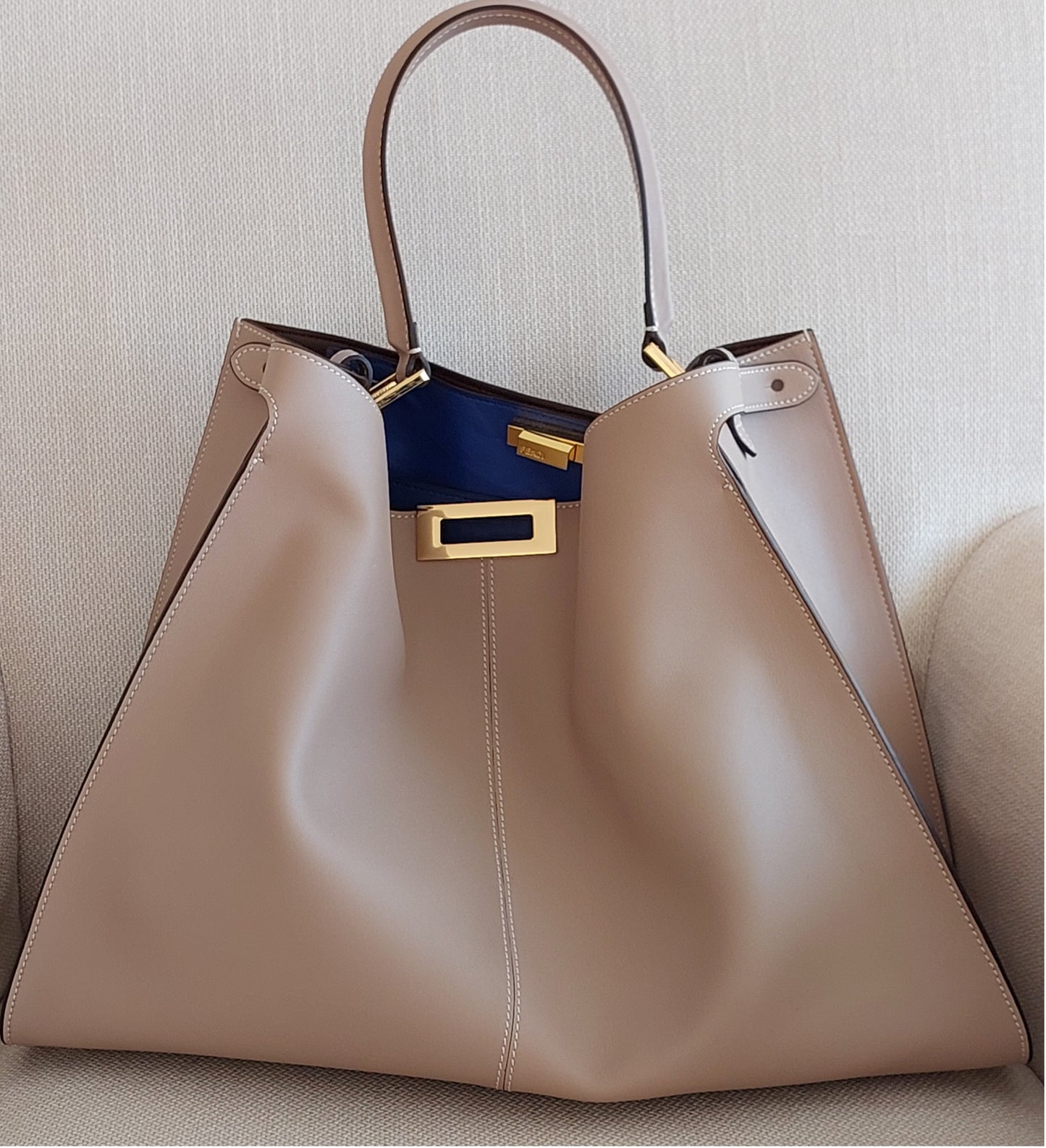 Woman Handbag Vintage Large Tote Fendi Preloved Pre-owned Peekaboo Beige Color Leather