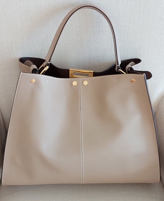 Woman Handbag Vintage Large Tote Fendi Preloved Pre-owned Peekaboo Beige Color Leather