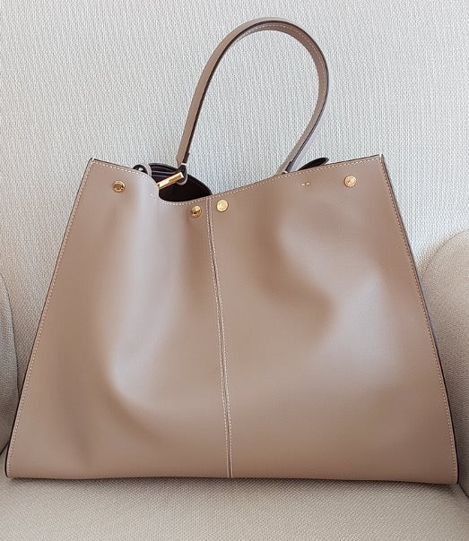 Woman Handbag Vintage Large Tote Fendi Preloved Pre-owned Peekaboo Beige Color Leather