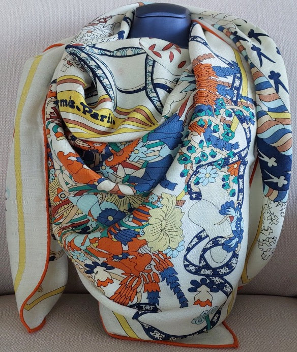 2 Woman Pre-Loved Shawl Vintage Hermès Pre-owned Used "Premier Chant " 140 Cashmere and Silk Green Pink Bois de Rose