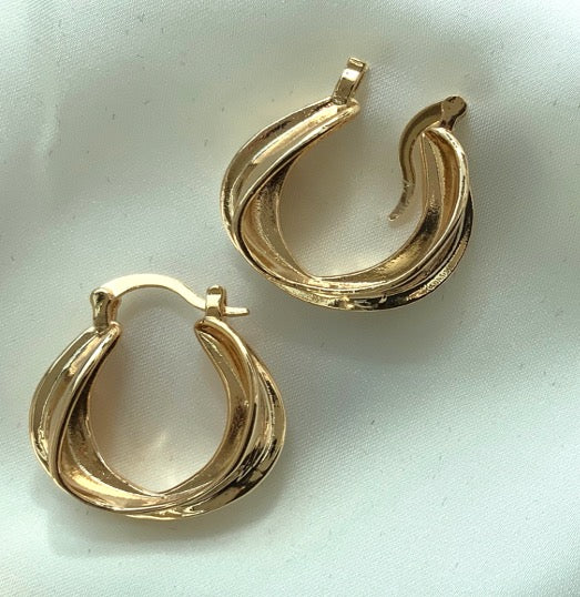 Earrings Hoops Twisted Yellow Color Gold Plated
