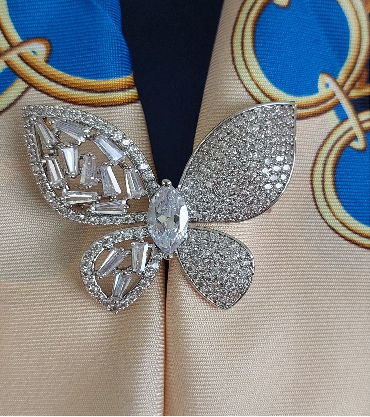 Brooch Butterfly Asymetric White Gold Color Zircon 3AAA Stones