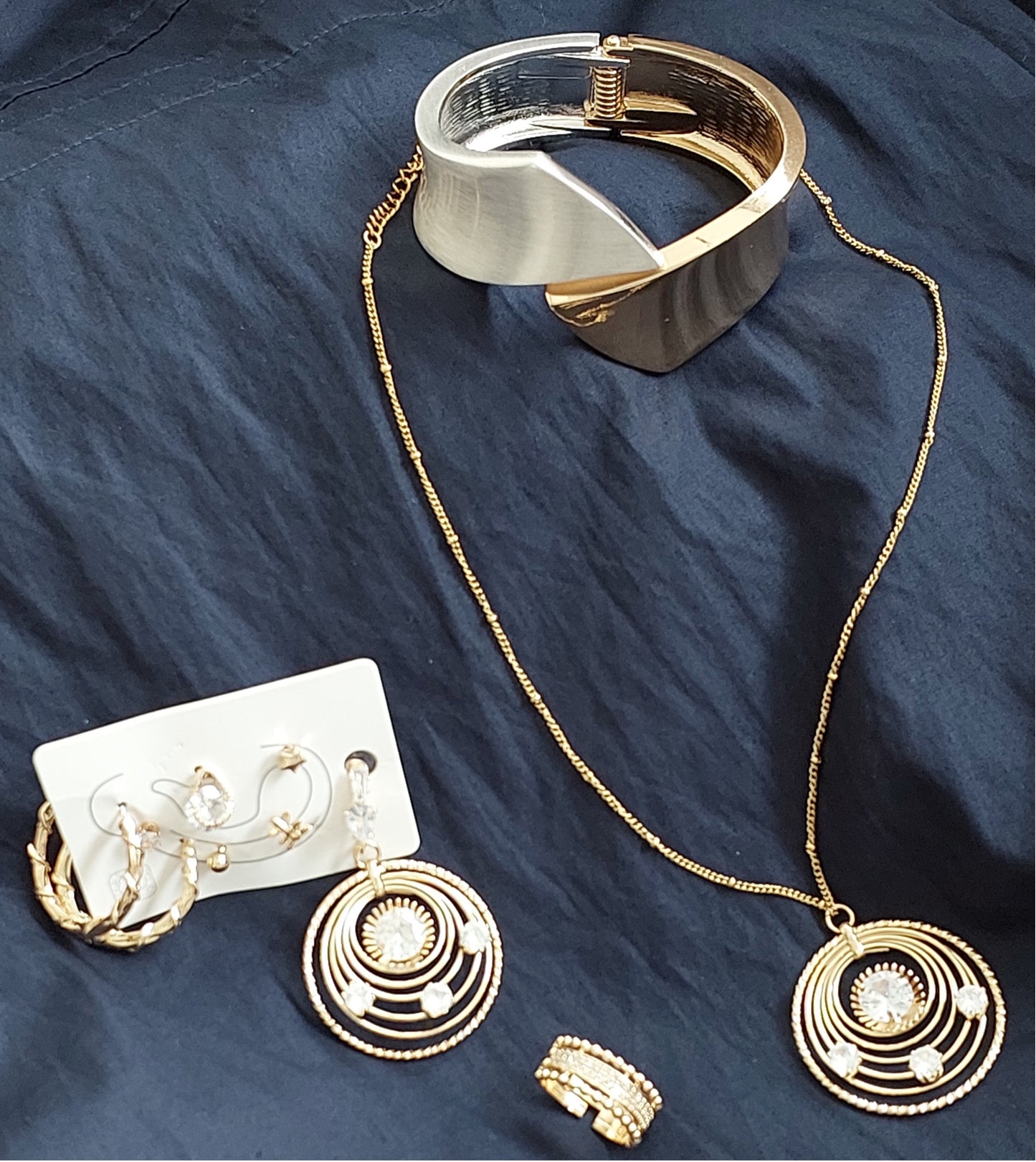 Great Gift Jewelry Set 4 pieces Bracelet Necklace Earrings Ring Asymmetric Style Gold Color Zircon
