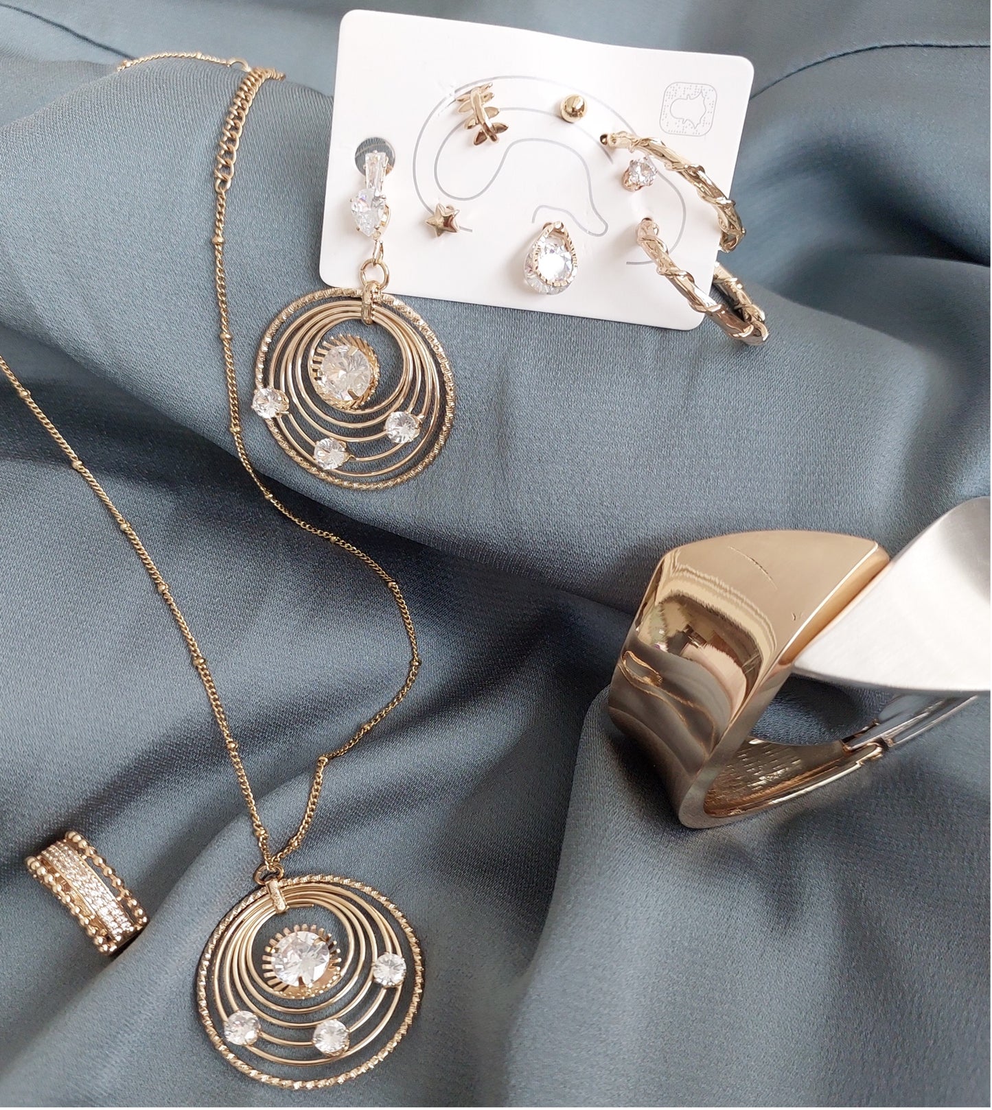 Great Gift Jewelry Set 4 pieces Bracelet Necklace Earrings Ring Asymmetric Style Gold Color Zircon