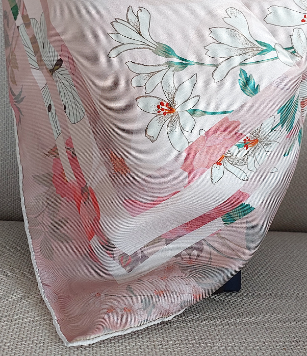 Great Gift 2PCS for Woman Silk Scarf and Zirconia Pearl Brooch Flower Print Pink Green Colors Box Packaging