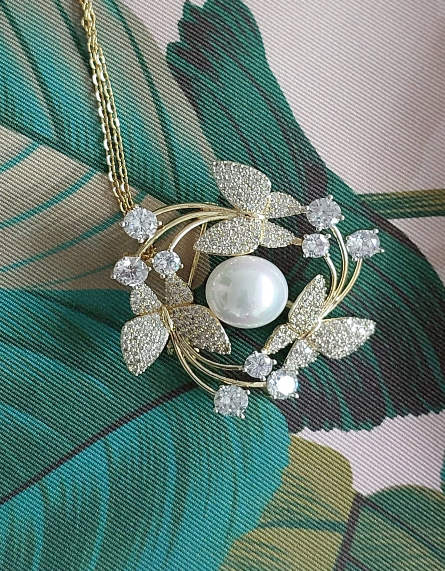 Brooch Butterflies Pearl Gold Color Zirconia 3AAA Stones