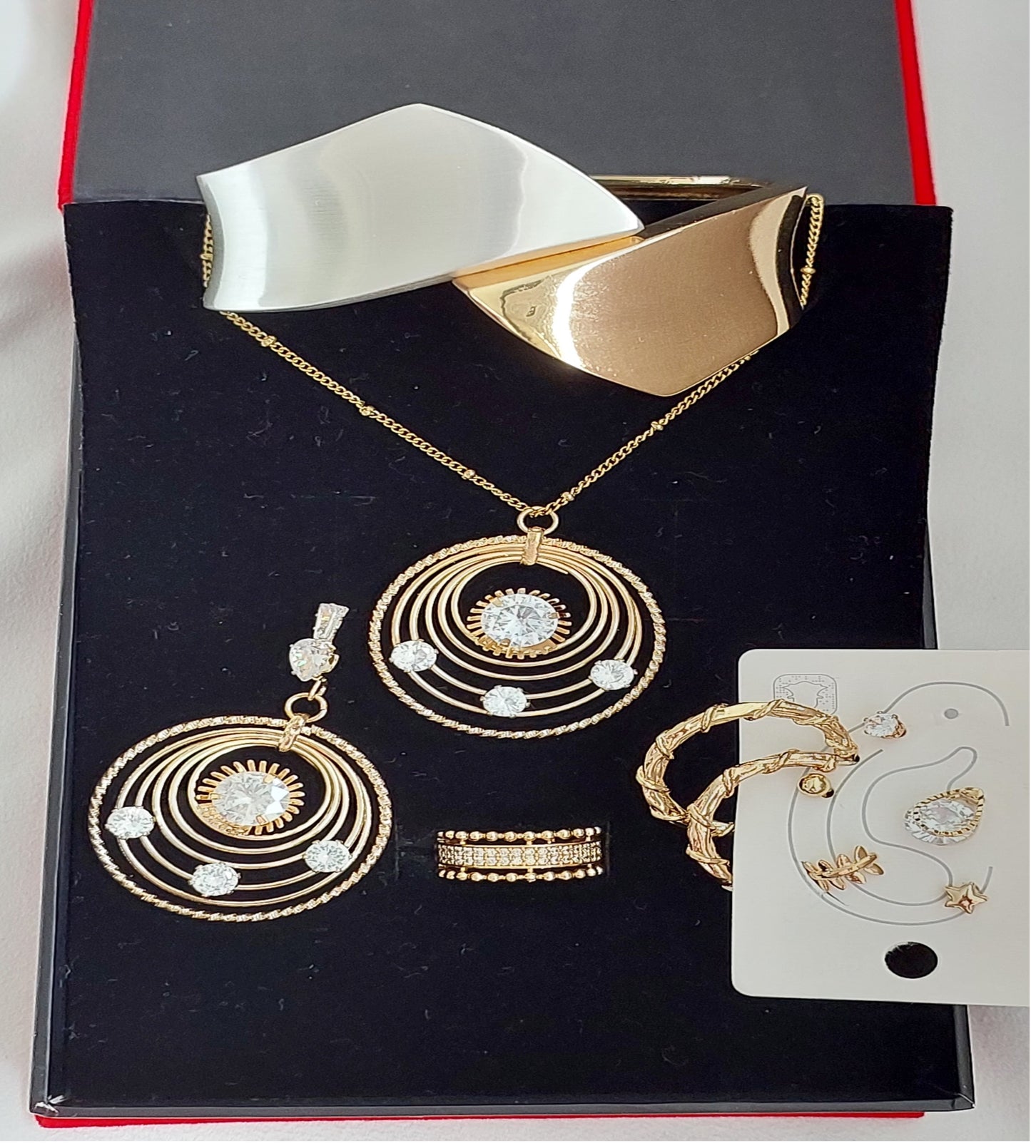 Great Gift Jewelry Set 4 pieces Bracelet Necklace Earrings Ring Asymmetric Style Gold Color Zircon