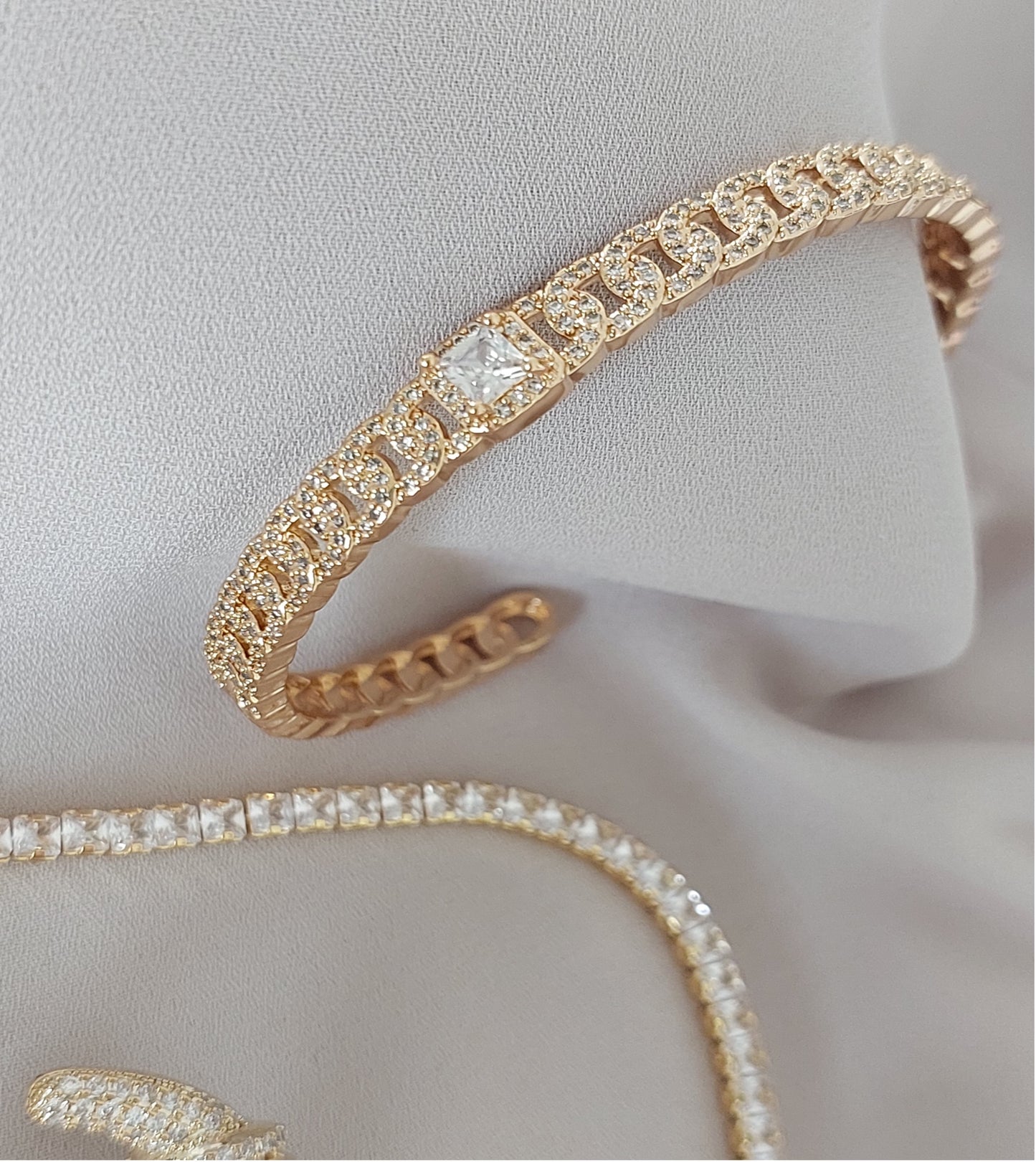 Great Gift Jewelry Set 4 pieces Bracelet Necklace Earrings Ring Semi Circles Design Yellow Gold White Diamond Zircon Gift box