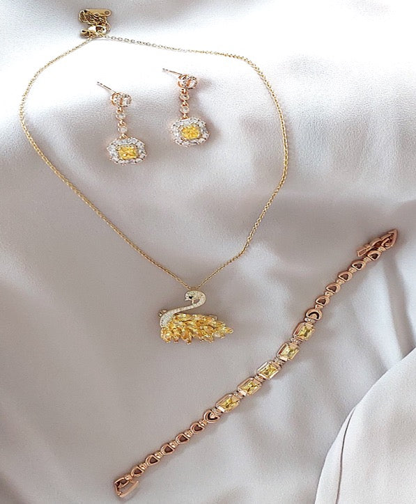 Great Gift Jewelry Set 4 pieces Bracelet Necklace Earrings Ring Bird Design Yellow Gold Colour Diamond Zircon Gift box