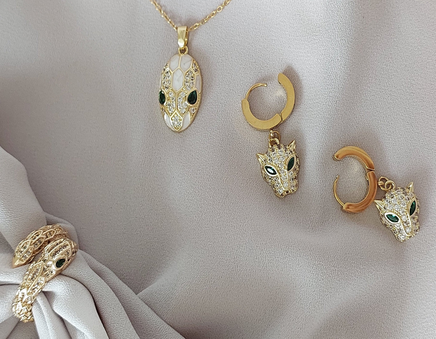 Jewelry Set 4 pieces Bracelet Necklace Earrings Ring Snake and Tiger Style Yellow Gold Color Diamond Zircon Great Gift box