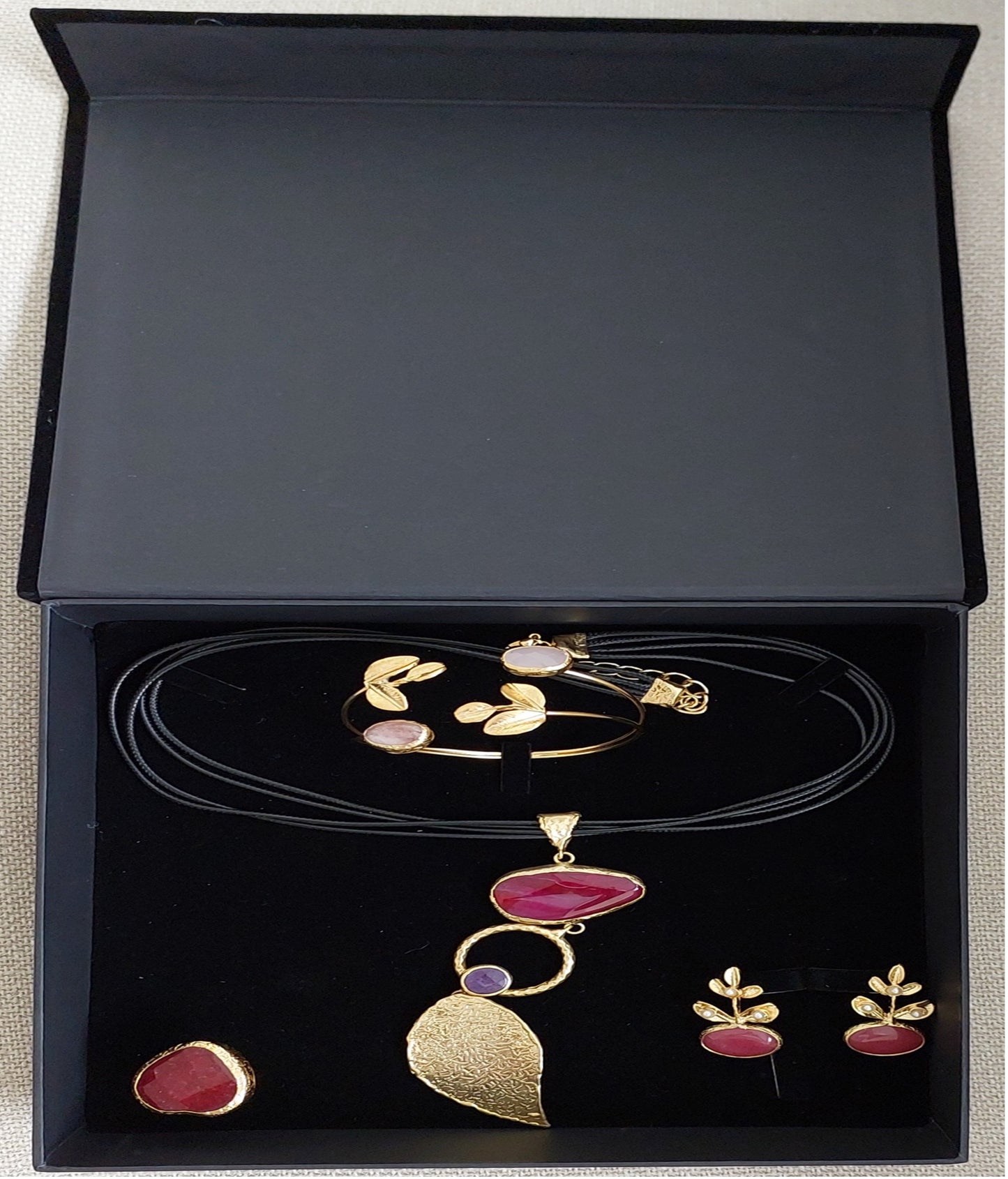 Jewelry Set Necklace Earrings Ring Bracelet Handmade Gemstones Red Agate Stones and Gold Pendant Great Gift for Woman 4 pieces