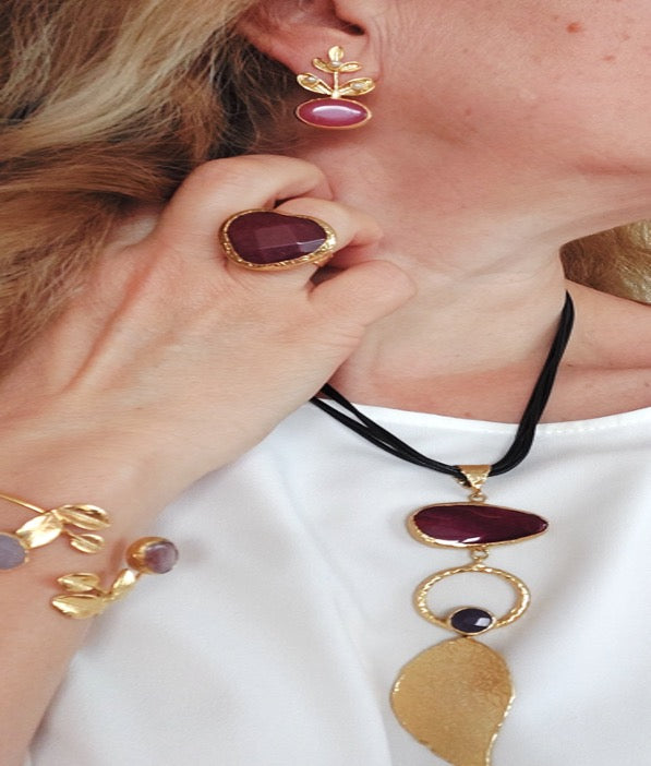 Jewelry Set Necklace Earrings Ring Bracelet Handmade Gemstones Red Agate Stones and Gold Pendant Great Gift for Woman 4 pieces