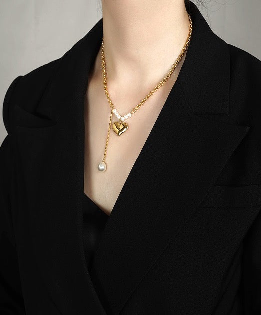 Necklace Pendant Heart shape with Pearls Color Gold