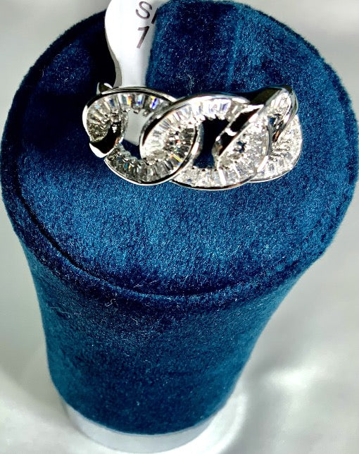 Ring Design Chain Shape White Gold Color Zirconia