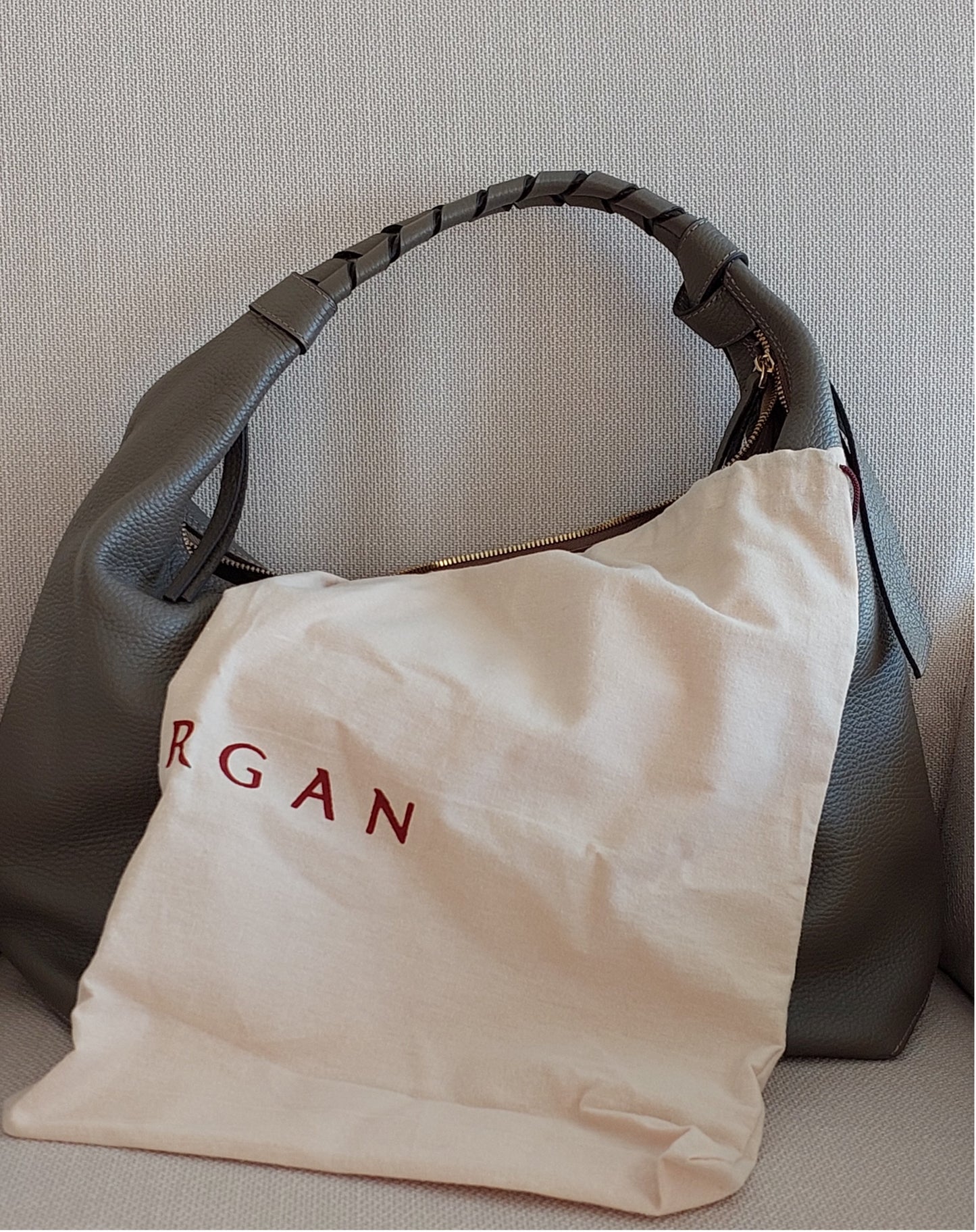 Tolles Geschenk für Damen, Handtasche im Hobo-Stil, dunkelbraune Farbe, echtes echtes Leder, goldfarbene Accessoires