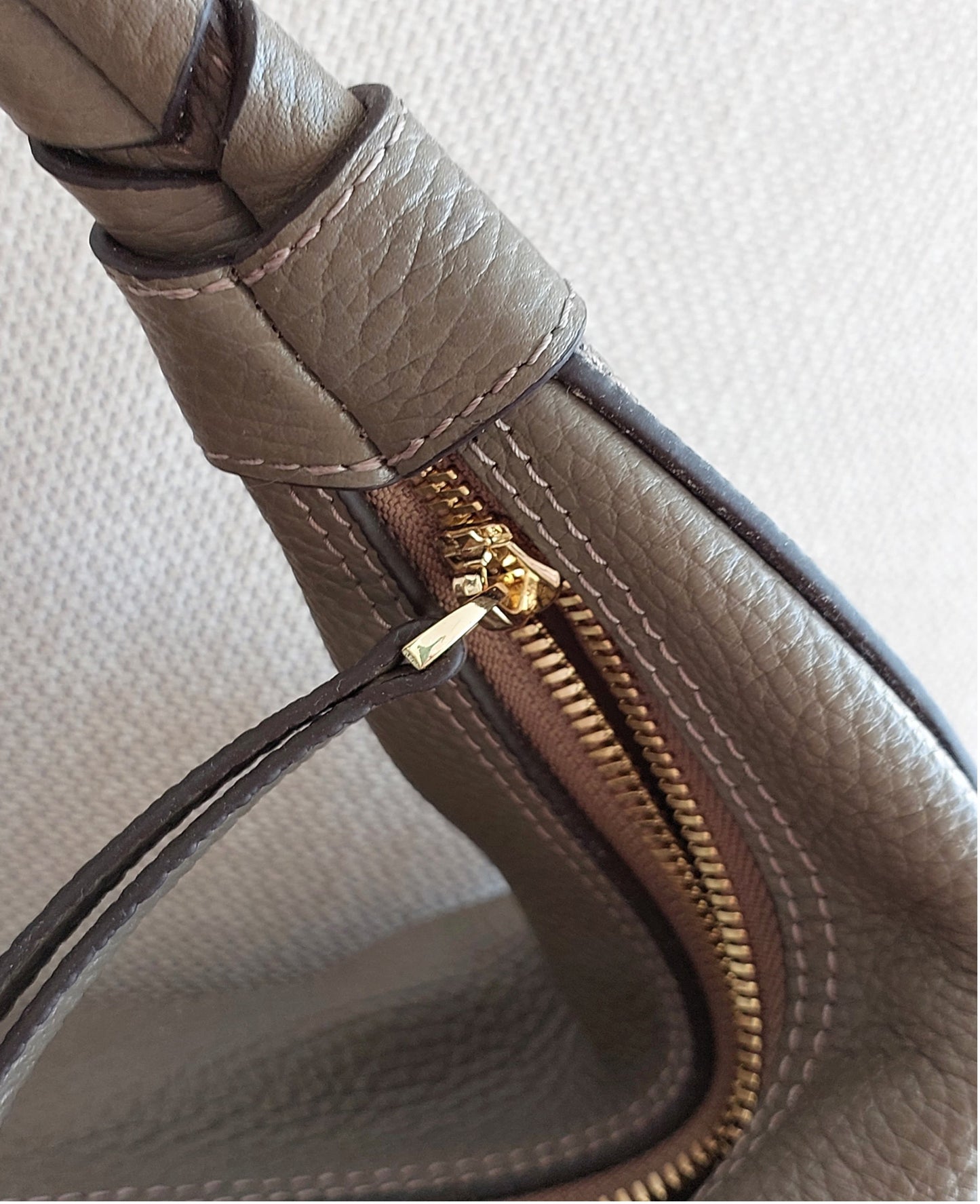 Great Gift Woman Handbag Hobo Style Khaki Tan Color Genuine Real Leather Gold Accessories