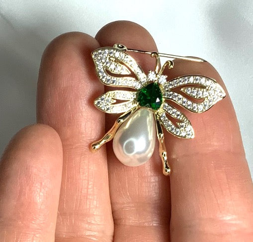 Broche Abeja Perla Color Oro Amarillo Circón 3AAA