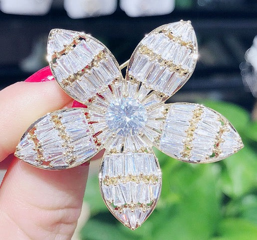 Brooch Flower Shape Gold Color Zirconia 3AAA Stones