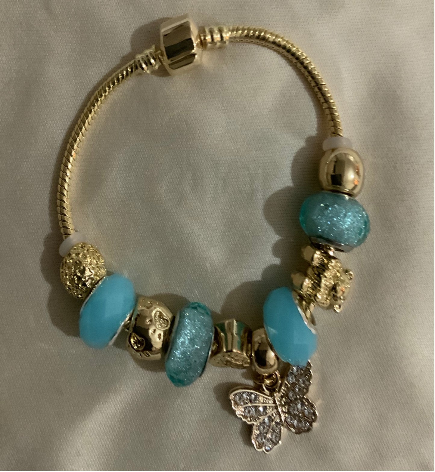 Pulsera con abalorio para mujer, brazalete ajustable con perlas de aguamarina y mariposa de Color dorado