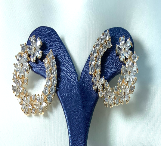 Pendientes Estilo Diseñador Flores Color Amarillo Oro Circón 3AAA