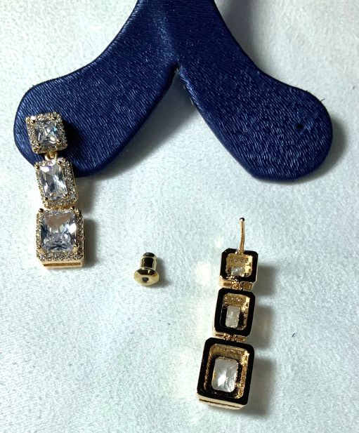 Pendientes Estilo Diseñador Cuadrados Color Oro Amarillo Circón 3AAA