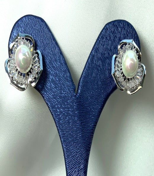 Pendientes Forma Flor Plata S925 Color Blanco Perla Zirconia