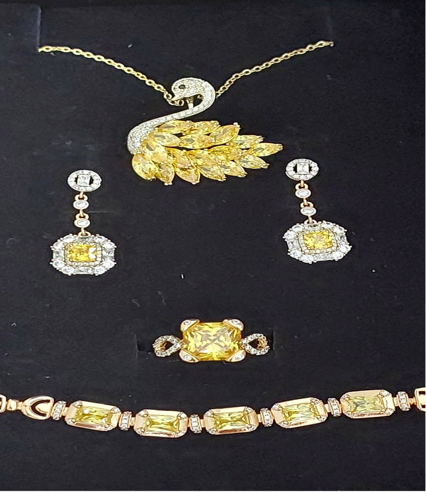 Ohrringe Multi-Circles Goldfarbe Zirkonia
