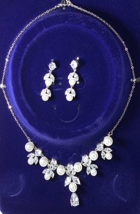 Conjunto de Joyas Boda Collar Perlas Pendientes Circonita Color Blanco