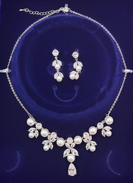 Conjunto de Joyas Boda Collar Perlas Pendientes Circonita Color Blanco