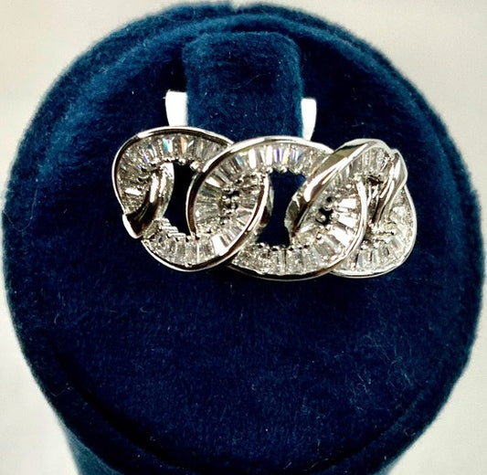 Ring Design Chain Shape White Gold Color Zirconia