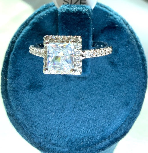 Ring Diamond Princess Cut White Color Zirconia 3AAA