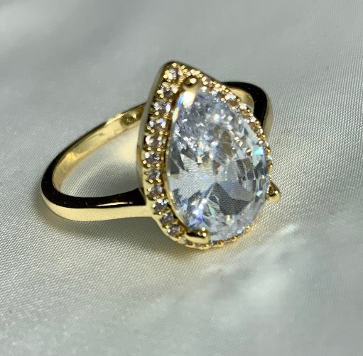 Ring Diamond Style Birnenform Goldfarbe Zirkon 3AAA
