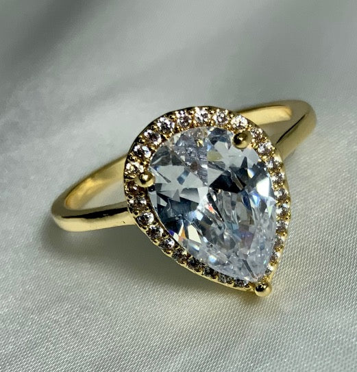 Ring Diamond Style Birnenform Goldfarbe Zirkon 3AAA