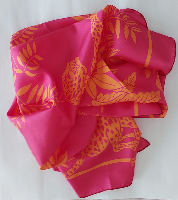 Geliebter Damenschal aus Seide Vintage "Palms Square" in Creme und Rot Burgunderfarben