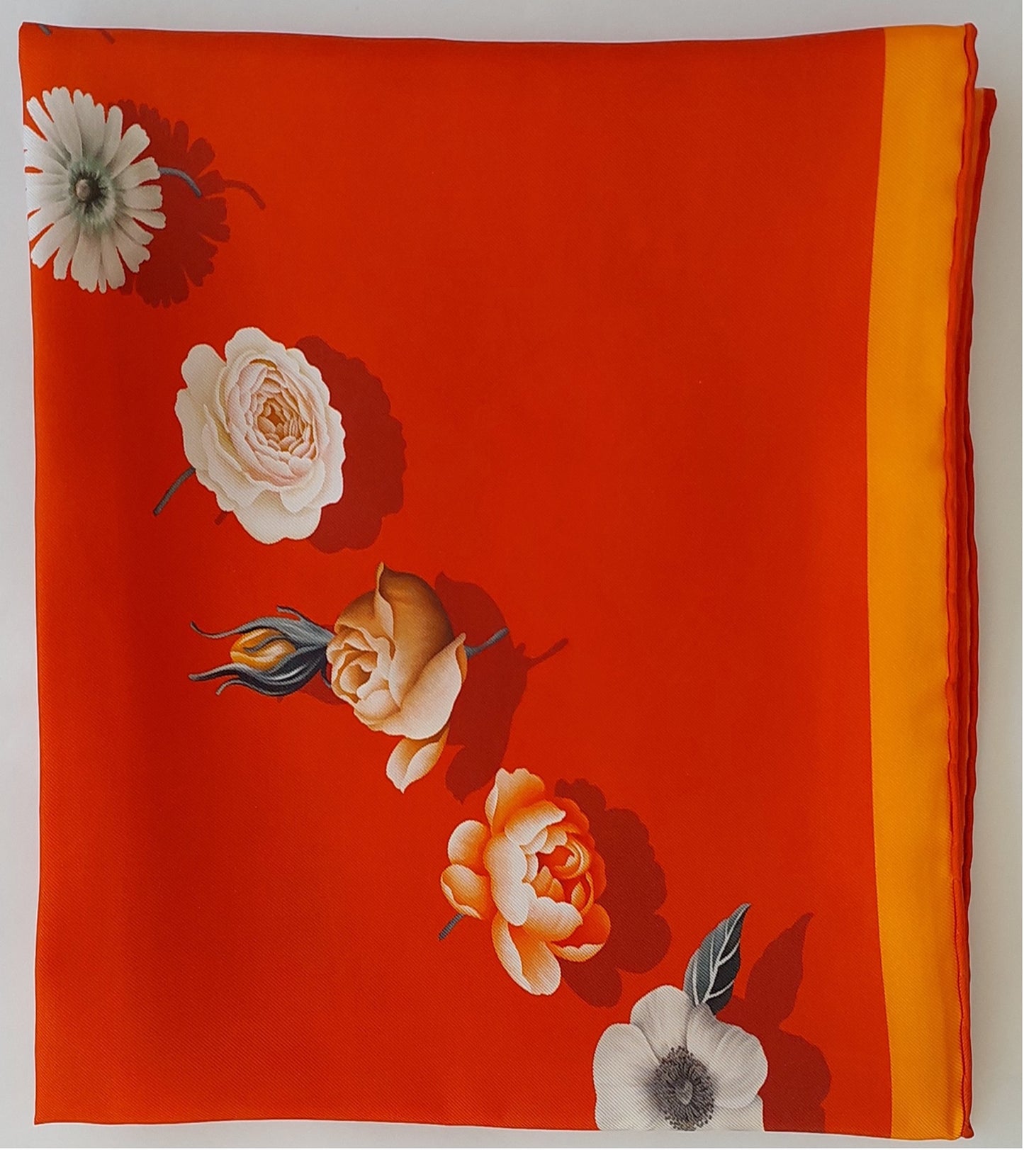 Geliebter Damenschal aus Seide Vintage "Palms Square" in Creme und Rot Burgunderfarben