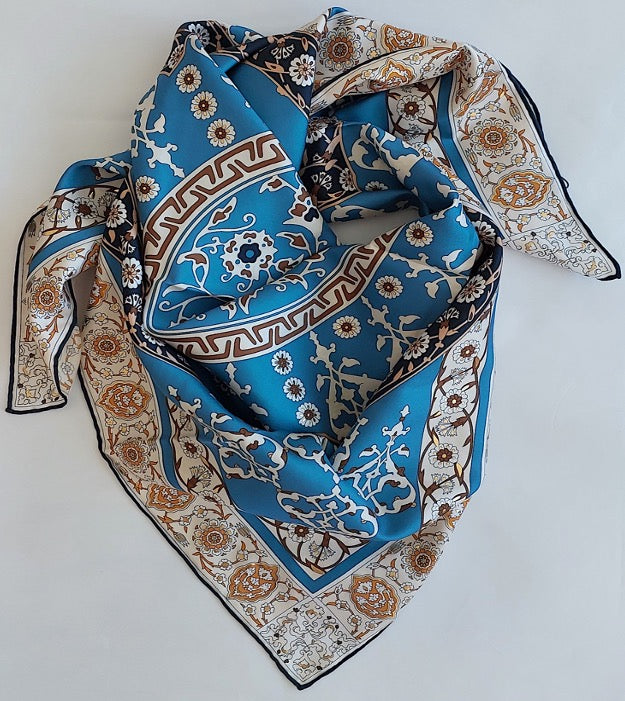 Pañuelo de Mujer Pre-loved Seda Vintage "Cuadrado de Palmas" en Colores Crema y Rojo Burdeos