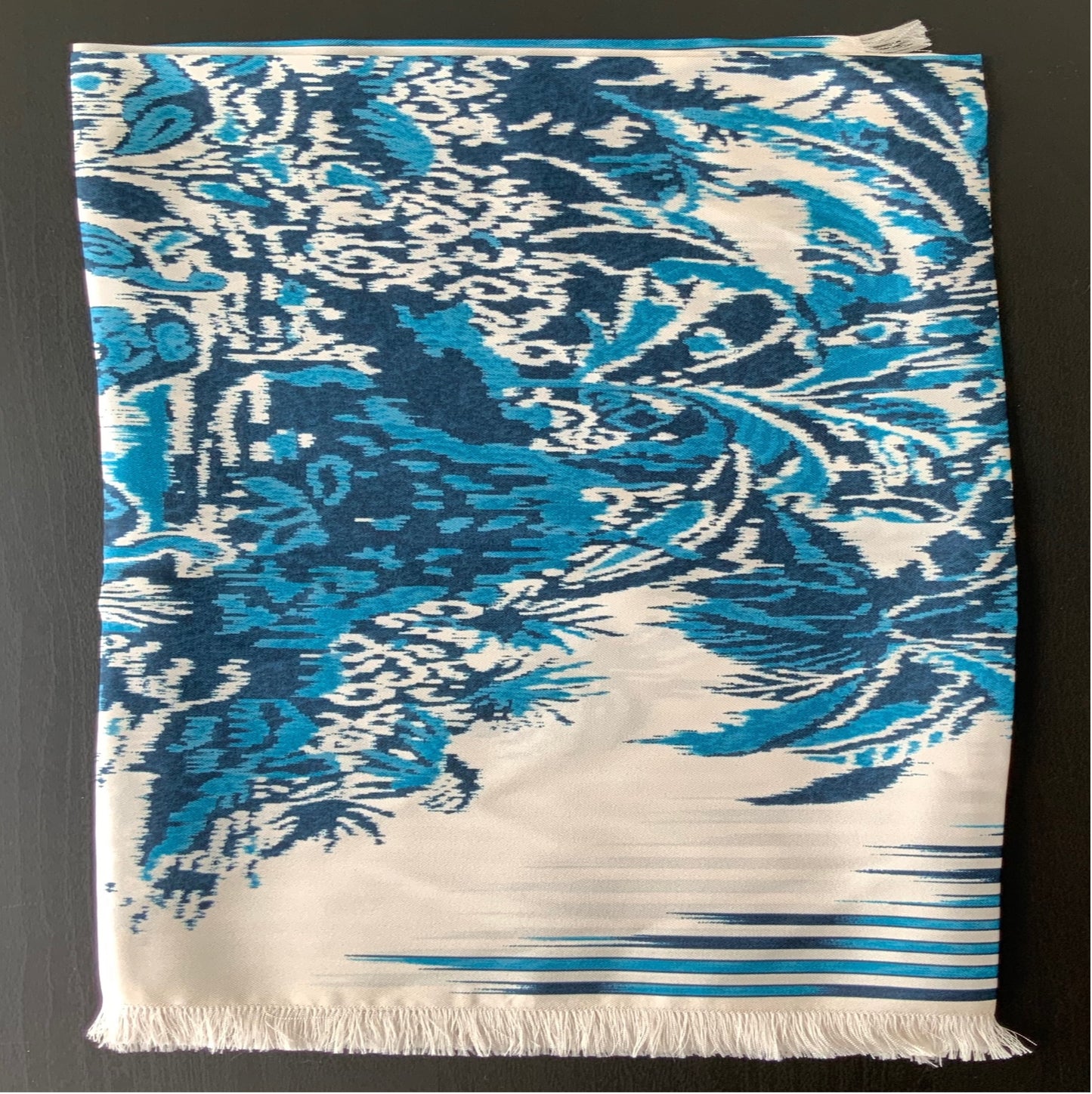 Pañuelo Mujer Pre-loved Seda Vintage Palmas Cuadrado en Colores Crema y Azul Marino