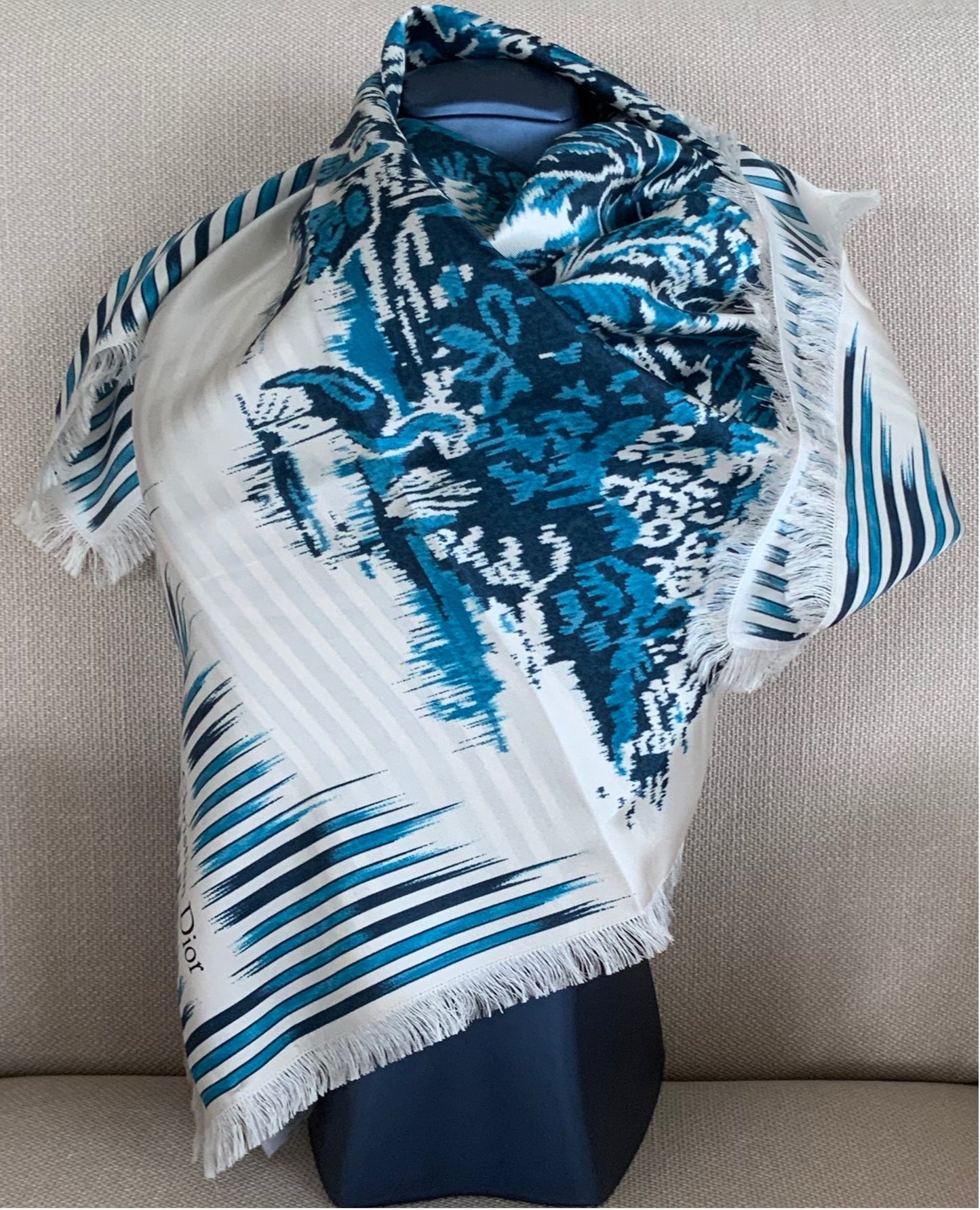 Pañuelo Mujer Pre-loved Seda Vintage Palmas Cuadrado en Colores Crema y Azul Marino